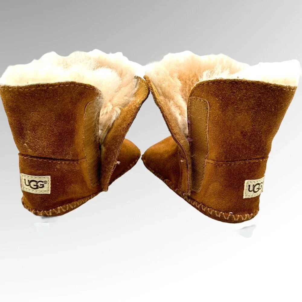 UGG Australia Toddler Chestnut Brown Sheepskin Short Winter Snow Boots Size 4/5